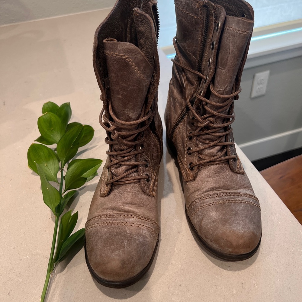 Steve Madden TroopaCombat Moto Boots with Distressed Leather and Mid-Calf Height - Picture 5 of 6